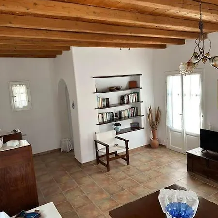 Holiday home Serene, Spacious Paros Getaway Drios