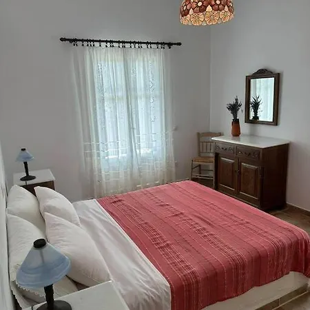 Serene, Spacious Paros Getaway Holiday home
